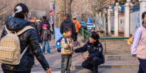 六年如一日，他把护学岗站成“安全课堂”