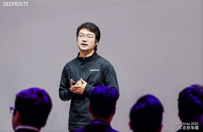 小模型时代终结？元戎北京车展亮出基座模型，预告舱驾一体Agent